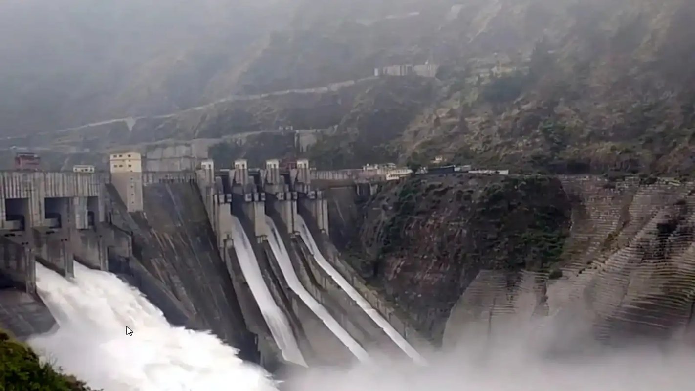 Indus Waters Treaty,  India-Pakistan water dispute,  Indus River Basin