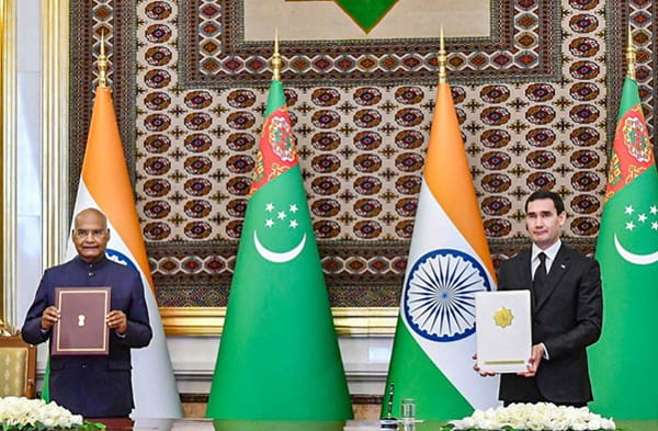Former President of India, Ram Nath Kovind with his Turkmenistan counterpart Serdar Berdimuhamedo in Ashgabat, 2022. | PTI/The Hindu. 